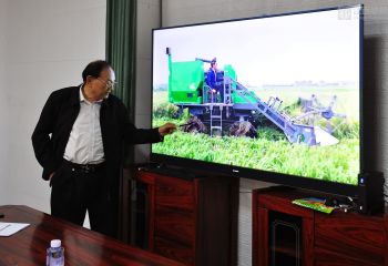 “全程機械化再生稻技術示范項目”現(xiàn)場測產(chǎn)與觀摩會
